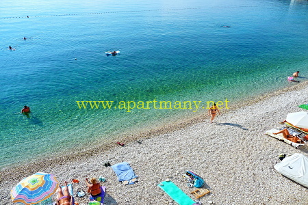 chorvatsko-makarska-drasnice-plaz-igor-velka-pláž v drašnice u centra